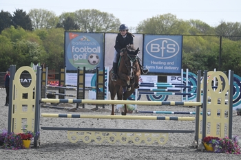 Jessica Upton Secures Top Spot in Nupafeed Supplements Senior Discovery Second Round at Barleylands 